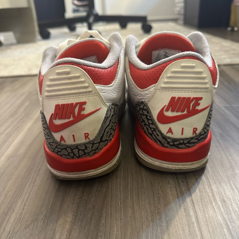 Fire red Jordan 3s Authentic - Picture 6 of 11